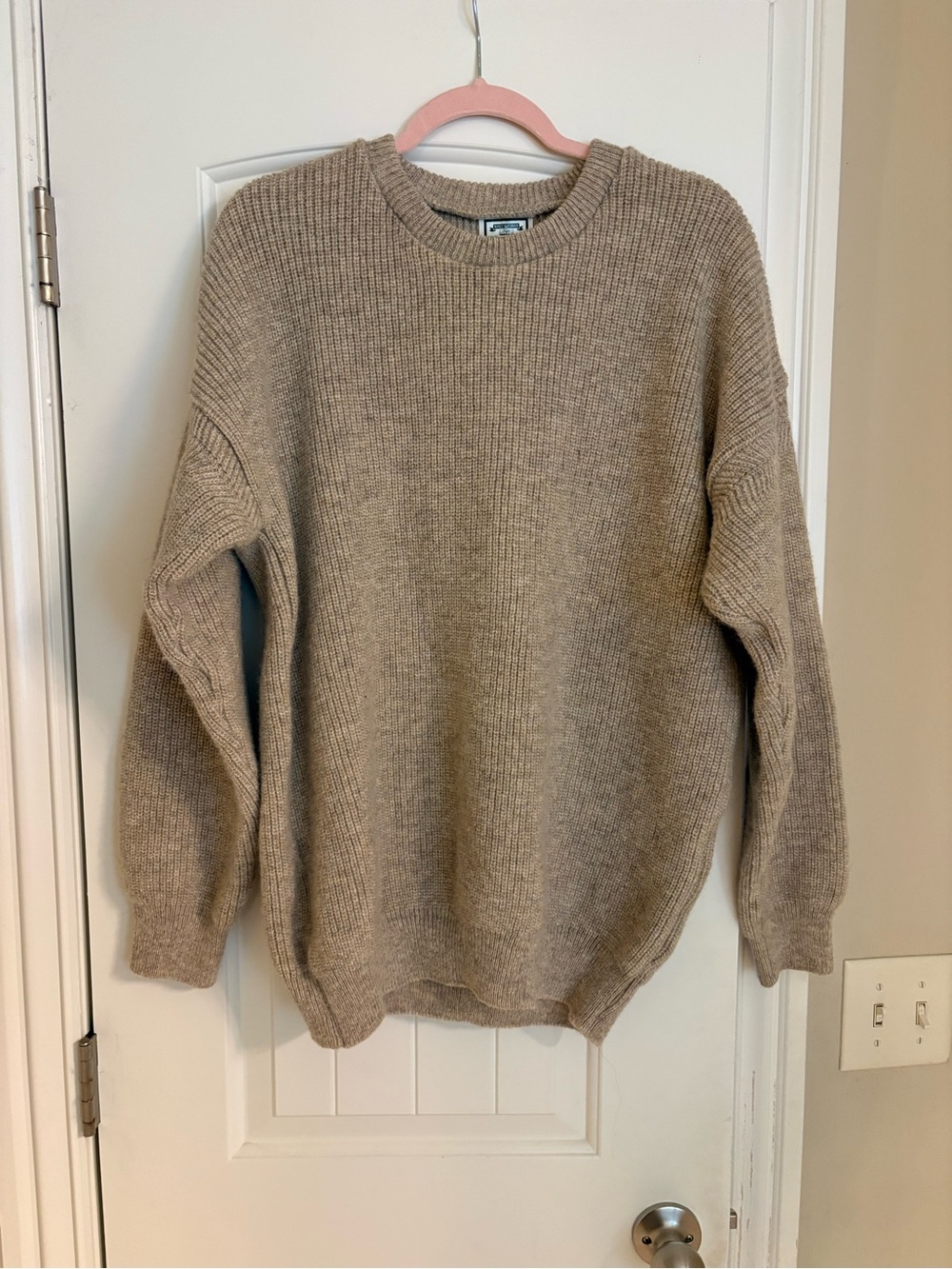 Knitworks 100% New Zealand wool Men's Crewneck Sweater in Taupe size XL